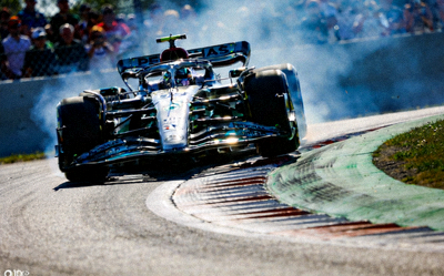 F1赛车比赛高速过弯竞速画面
